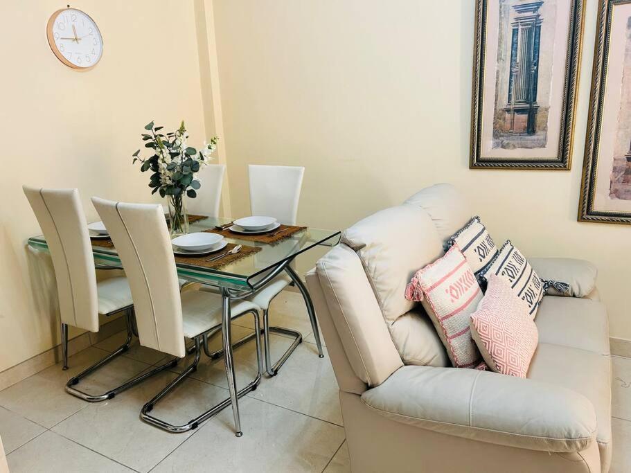 Flat On The Paseo Maritamo! Apartment Estepona Ngoại thất bức ảnh