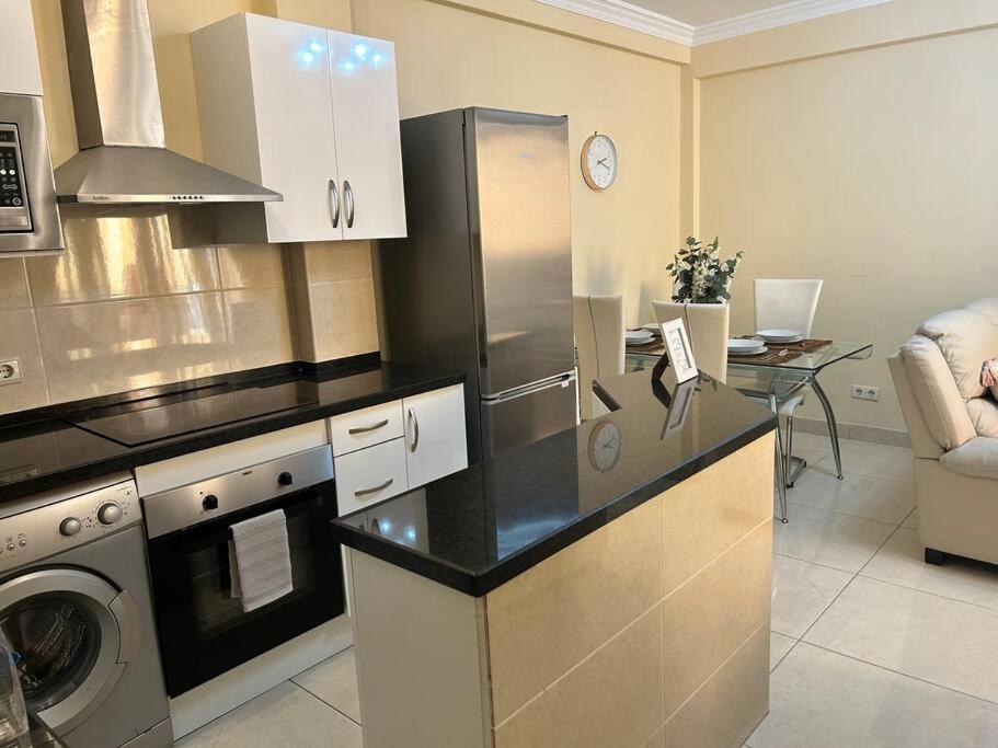 Flat On The Paseo Maritamo! Apartment Estepona Ngoại thất bức ảnh