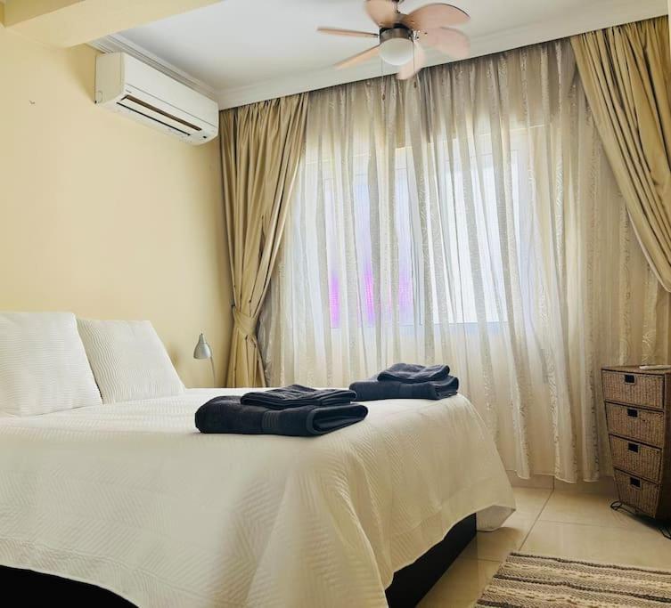 Flat On The Paseo Maritamo! Apartment Estepona Ngoại thất bức ảnh
